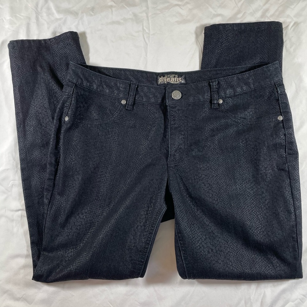 D. Jeans black snakeskin print 14p